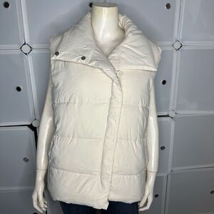 Fashion Cream Puffer Vest Size Large
